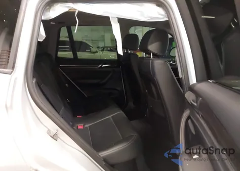 2015 BMW X3 xDrive28I z USA, uszkodzony, nr VIN 5UXWX9C53F0D60777